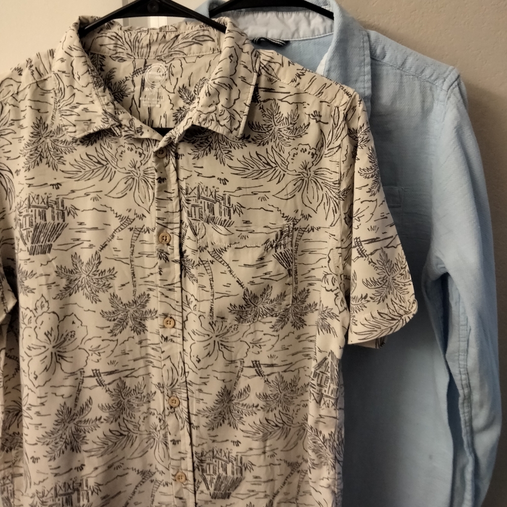 Bundle of 2 shirts๐ง๐ง๐ง๐ง๐ง - Picture 1 of 12